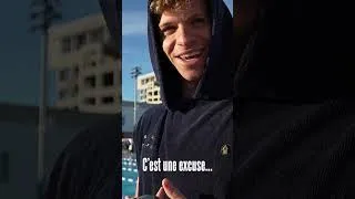 Miniature : QUAND LÉON MARCHAND ARRIVE EN RETARD À L'ENTRAÎNEMENT DE L'ÉQUIPE DE FRANCE 😅 #shorts