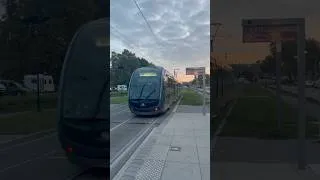 Miniature : Girouette défoncée ! Départ d’une Citadis 402 de la station Arts et Métiers #tramway #tbm