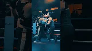 Miniature : En France, on a inventé la SAVATE boxe française...