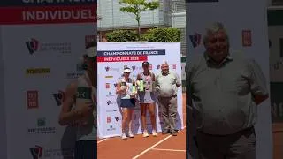 Miniature : Ayah Hachad (PCA) tout sourire avec son trophée de championne de France 13/14 ans 🏆 😀