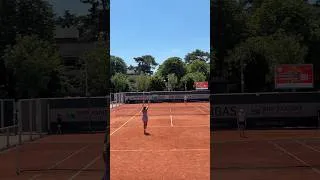Miniature : Un dernier coup droit gagnant pour devenir championne de France 13/14 ans ! Bravo Ayah 💪