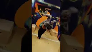 Miniature : SPOT 24 - BACKFLIPS & DUNKS À OLYMPIE