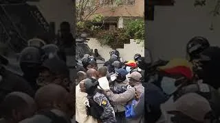 Miniature : Ousmane sonko et son cortège en route vers.....