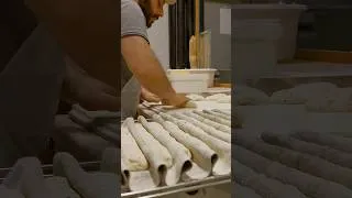 Miniature : Making 400+ baguettes from 2AM in a Champion Bakery in Paris