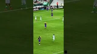 Miniature : 🚨 LAMINE YAMAL HUMILIE LE BETIS ! 🤯🔥 SON BUT EN LUCARNE EST FOU !#shorts