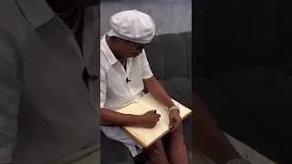 Miniature : RONALDINHO VA RECHAUSSER LES CRAMPONS À 46 ANS  #shorts #youtubeshorts