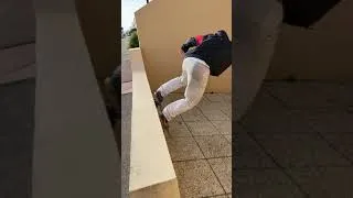 Miniature : EMBROUILLE AVEC UNE VIEILLE