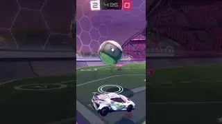 Miniature : Comment ce BUT est-il possible sur Rocket League ?