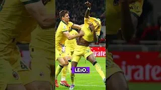 Miniature : 😂 Gabbia sauve Leão d’un carton jaune au dernier moment #Leao #RafaelLeao #Gabbia #actualité
