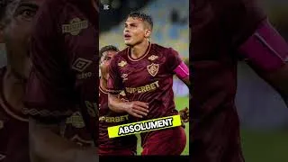 Miniature : 🚨 Thiago Silva (41 ans) marque un retourné acrobatique à la 98e minute ! #ThiagoSilva #Fluminense