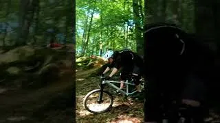 Miniature : Rupture de pente un peu énervé pour anto ! (ouai c'est court je sais..) #shorts #vtt #descente