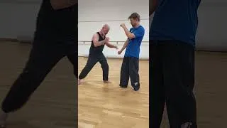 Miniature : Coup de Pied Dans les Couilles (sans coquille) ! Vêtement (chemise) de fer.
