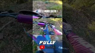 Miniature : TOUT LE MONDE GALERE ! 😂 #shorts #humour #enduro #show #bikelife #motocross #crash