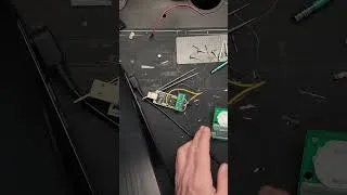 Miniature : Sauvetage CHIRURGICAL d'un compteur BMW ! 🏍️💥 #shorts