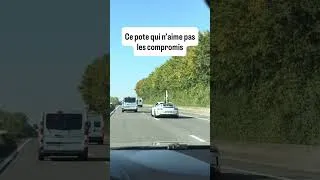Miniature : YOLO 🔥voiture et conducteur (courageux) inconnus croisés sur la route des vacances 🏁