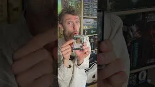 Miniature : Le seul jeu de cartes où tu lances un D20 à chaque combat 🎲 ?