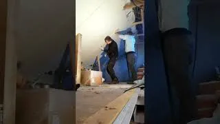 Miniature : Moments difficiles - toujours s'aider d'une 5, 6 et 7e mains hahaha GastonRénovation* Travaux