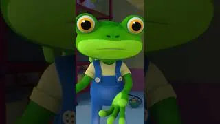 Miniature : Bobby le Bus a un Pneu Cassé… Mais Gecko est Là ! 🌙🚌 #Shorts