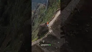 Miniature : Un escalier au-dessus des nuages au Portugal