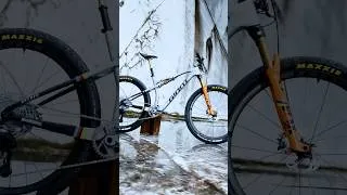 Miniature : Le VTT Giant Anthem Advanced SL custom d’Alan Hatherly 🔥