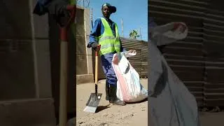 Miniature : Le service de collecte de déchets à domicile de Tuléar ! #RejoinsLeCotePropreDeLaForce