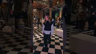 Miniature : POV : quand on te demande si tu travailles ici… 😂✨