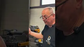Miniature : Ici on ne fait pas le pont mais on l'usine ! Réparation d'un pont de Poids Lourd. 🚛⚙️