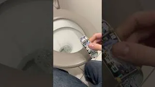Miniature : 🚽FINGERBOARD KICKFLIP ON TOILET💩#fingerboard #fingerscooter #diy #humour #blackriver #skateboard