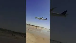 Miniature : Joli atterrissage d’avion à la plage #avion #atterrissage #travel