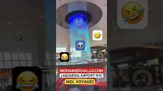 Miniature : 👽LES EXTRATERRESTRES DÉBARQUENT🤣 | UN VAISSEAU MÈRE À LAGUARDIA EN PLEINE RÉNOVATION | MDL VOYAGES