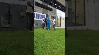 Miniature : Petit retard du MEETING des grévistes de la CGTG, heure de départ prévue pour 9h.