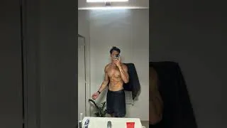 Miniature : C’EST QUOI CETTE LUMIÈRE ? #gym #fitness #bodybuilding #shorts