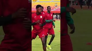 Miniature : 📸| Retour en images sur notre séance d'entraînement au stade Léopold Sedar Senghor du 04/12/2025.