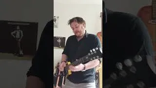 Miniature : Fuzzy song with shorty guitar #guitar #music #guitarist #musique #guitare