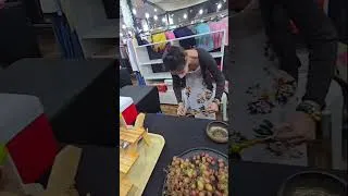 Miniature : Brochette Tanghulu aux cheveux. #humour #voyage #philippines #tanghulu #shortvideo #shortsfeed
