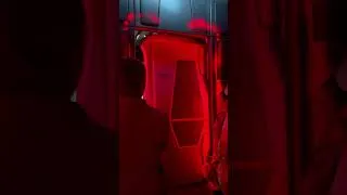 Miniature : Kylo Ren découpe la porte dans Rise of the Resistance | Galaxy’s Edge
