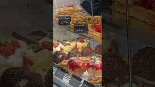 Miniature : A quick trip to our local French bakery 😍 Bon appétit!  #bakery #patisserie #shorts