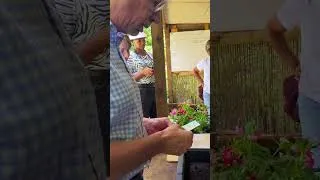 Miniature : Le préfet Thierry Devimeux à Bwa Kapab, chantier d'insertion