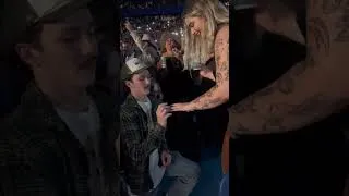 Miniature : Marriage proposal in the middle of a Luke Combs concert#lukecombs #country #concert #shorts #viral