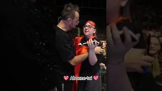 Miniature : Jarry descend de scène… la réaction de cette jeune fan est bouleversante 🥹❤️ #jarry #humour