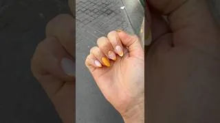 Miniature : Vernis du mois #semipermanent #vernis #nails #nailsstyle #orange #jaune  #inspiration #paris