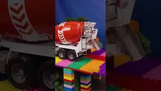 Miniature : Re-construction satisfaisante du pont LEGO 🤩