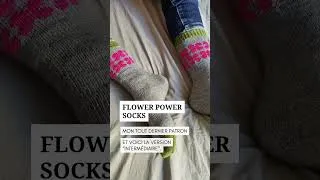Miniature : Flower power socks 🌺 Patron de chaussettes au tricot