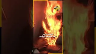 Miniature : Il met le feu à sa maison ?!