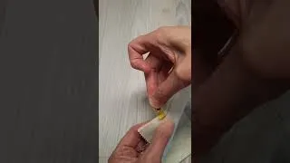 Miniature : une lingette à suspendre