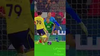 Miniature : Cristiano marque un but avec son cul #football#ronaldo #goal #957 #alnassr #ettifaq #cristiano