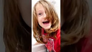 Miniature : Céline s’est transformée en sirène #celine #jeuxenfants #sirene #poupées #shorts