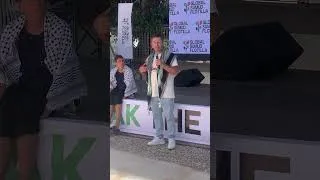 Miniature : Exclu: Saif Abukeshek adresses the participants of the Sumud after his release