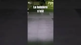 Miniature : une caméra de surveillance enregistre ce qui suit