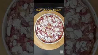 Miniature : Alerte Tuerie : Clafoutis Fraise & Amande #clafoutis #fraise #amande
